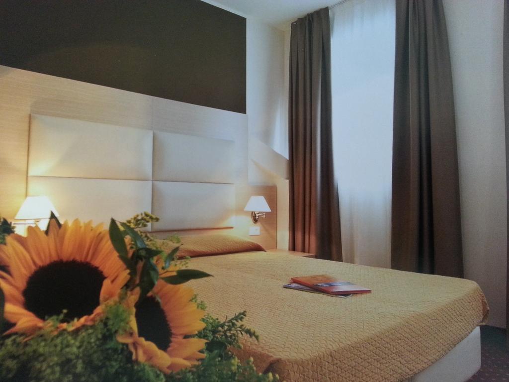 Hotel Regina Bolzano Ruang foto